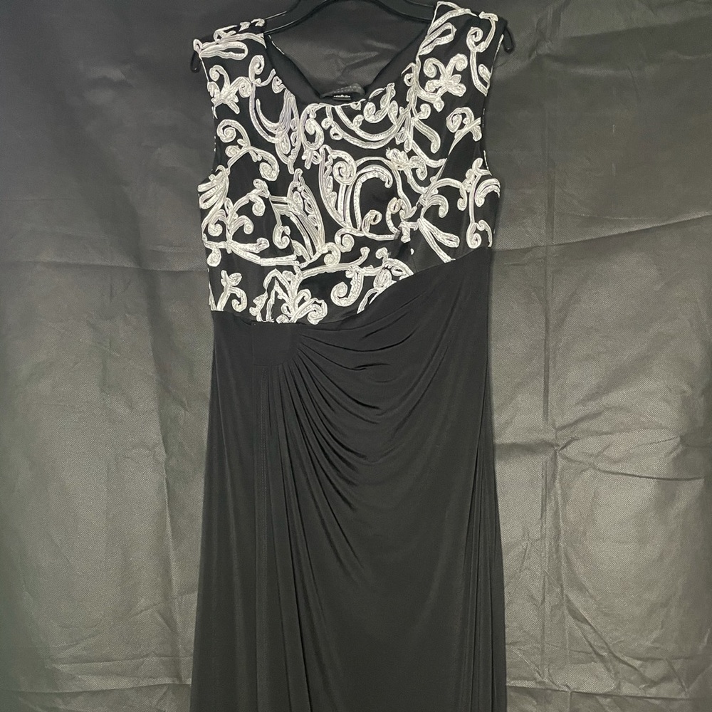 Long black and white dress